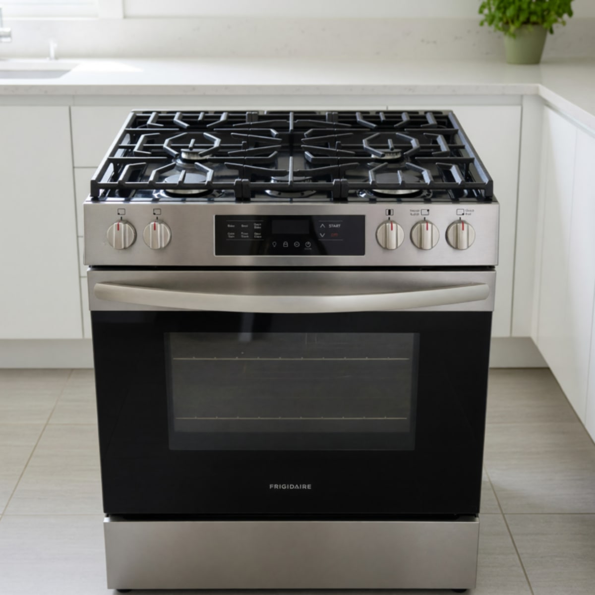 Frigidaire FCFG3062AS Gas Range – Like New, 5 Burners, 30 in – Howell Township, NJ