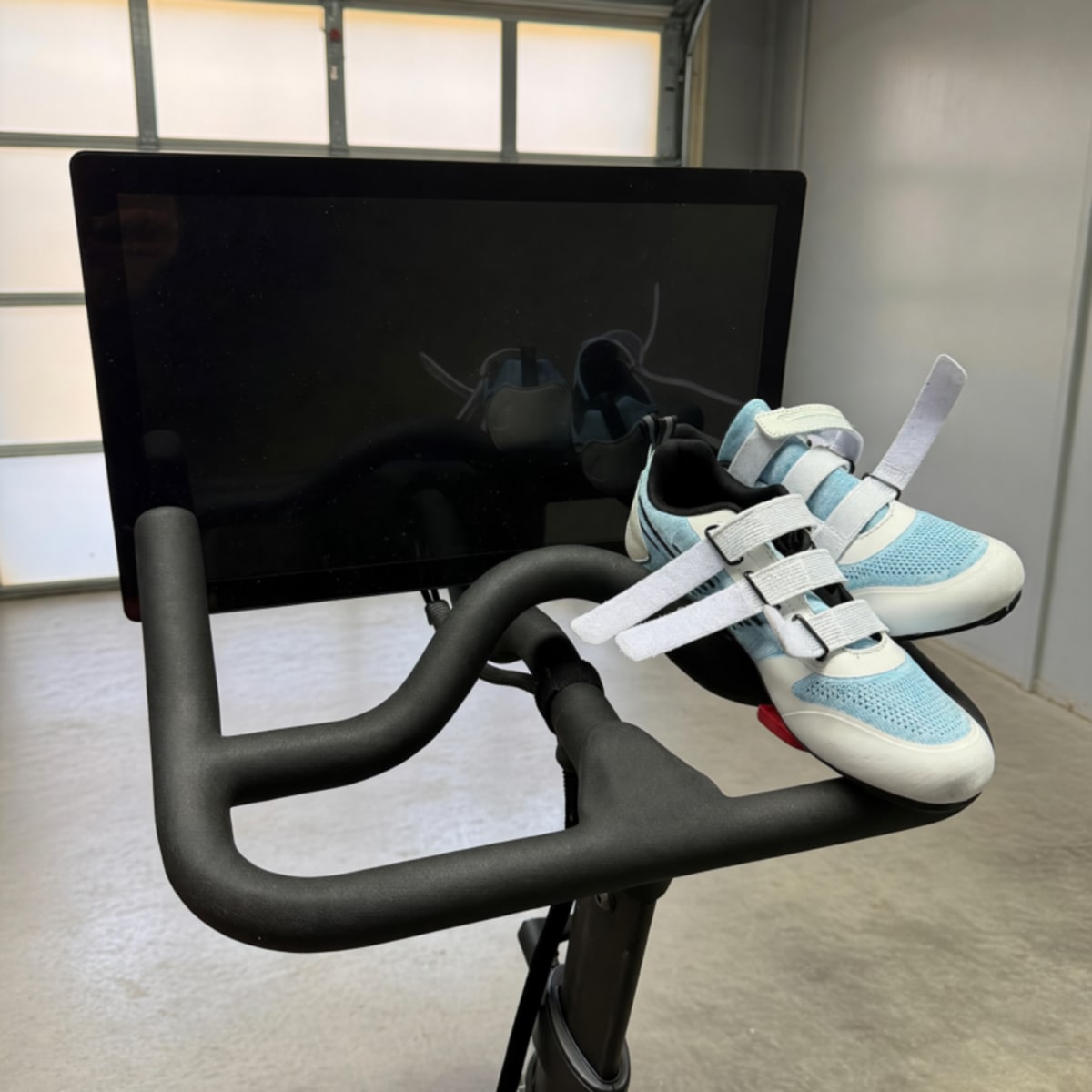 2022 Peloton Bike 2nd Gen – Very Good Condition, Includes Shoes & Cushion – Deltona, FL