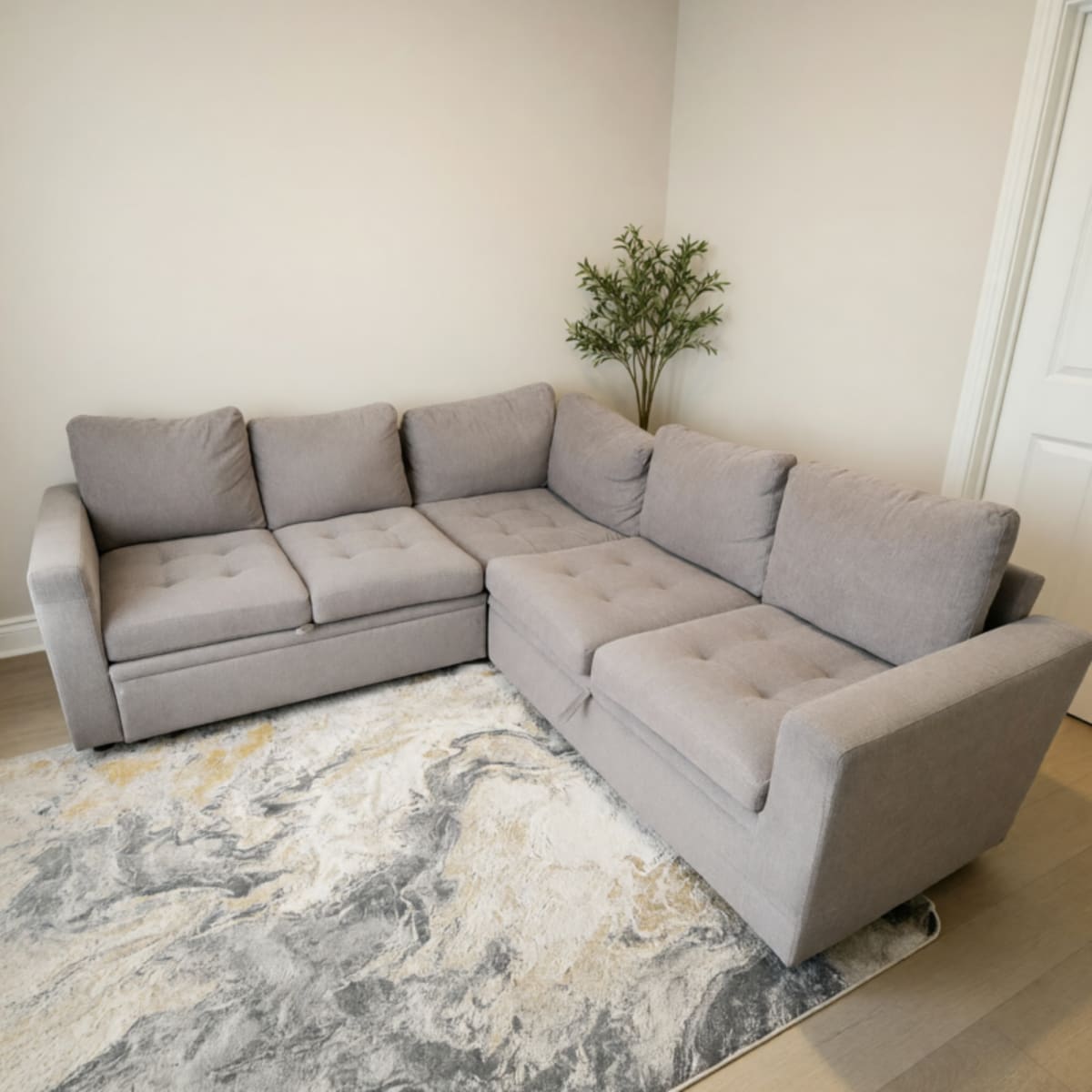 Warm Grey 3-Seat Sectional Pull-Out Couch – Like New – Houston, TX