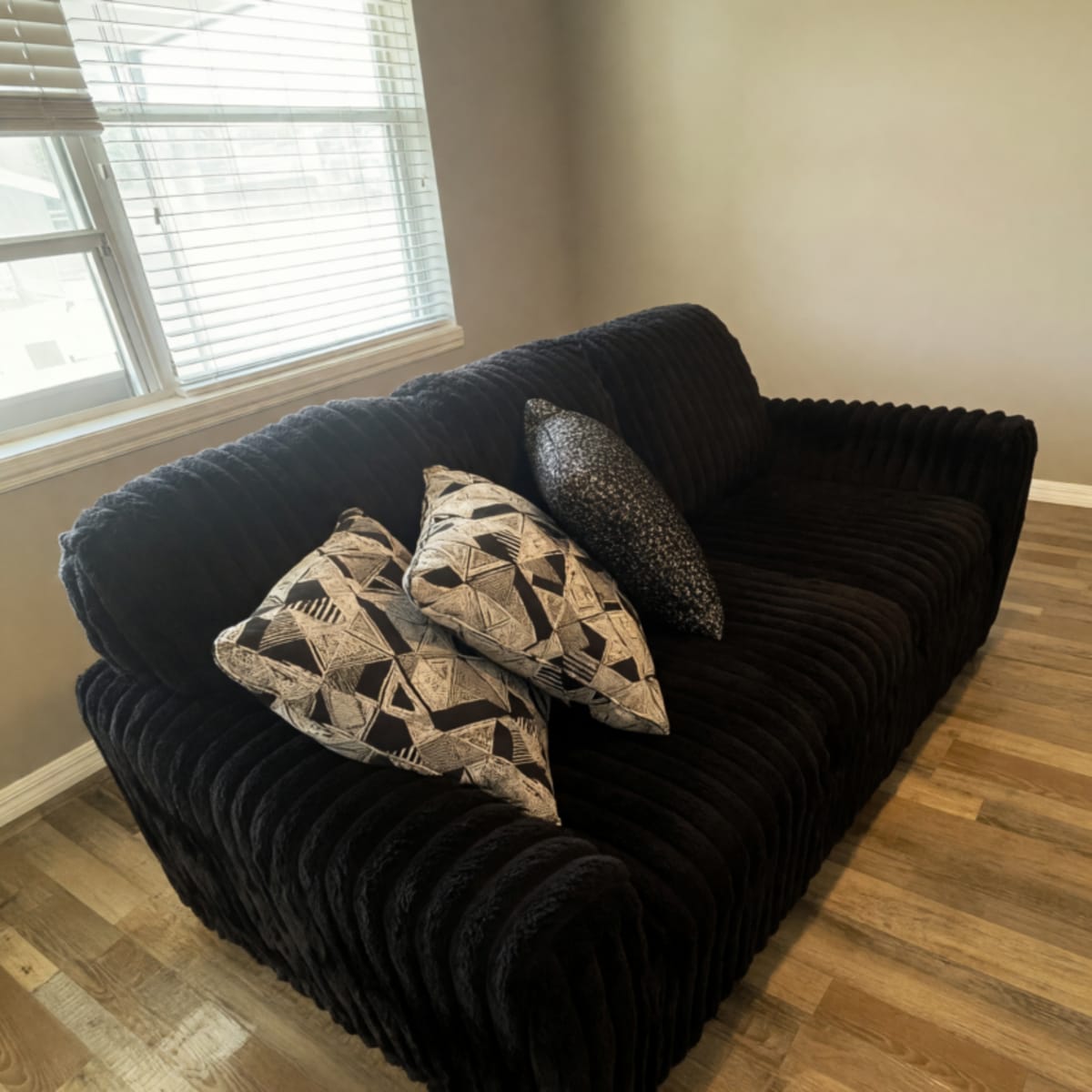 Black Recliner Sofa & Loveseat Set – Like New, Manual Recline – Kissimmee, FL
