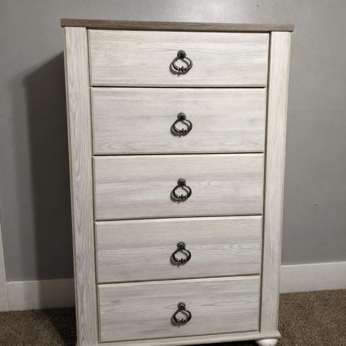 Ashley White Wood Dresser – Like New, 5 Drawers – Arkansas City, KS