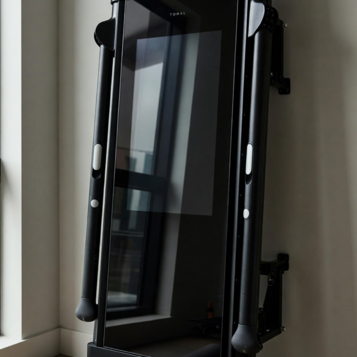 2021 Tonal Smart Home Gym – Good Condition, Wall Mount Included – Fort Lauderdale, FL