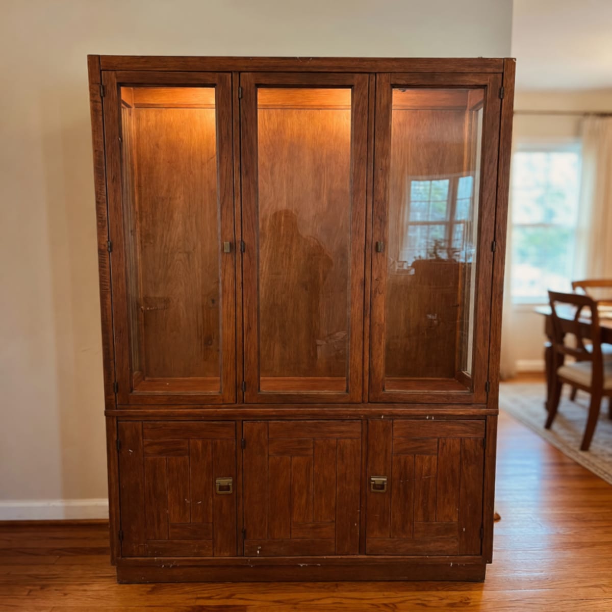 Drexel Oak China Cabinet – Like New, Lighted with Glass Doors – Mount Pleasant, SC