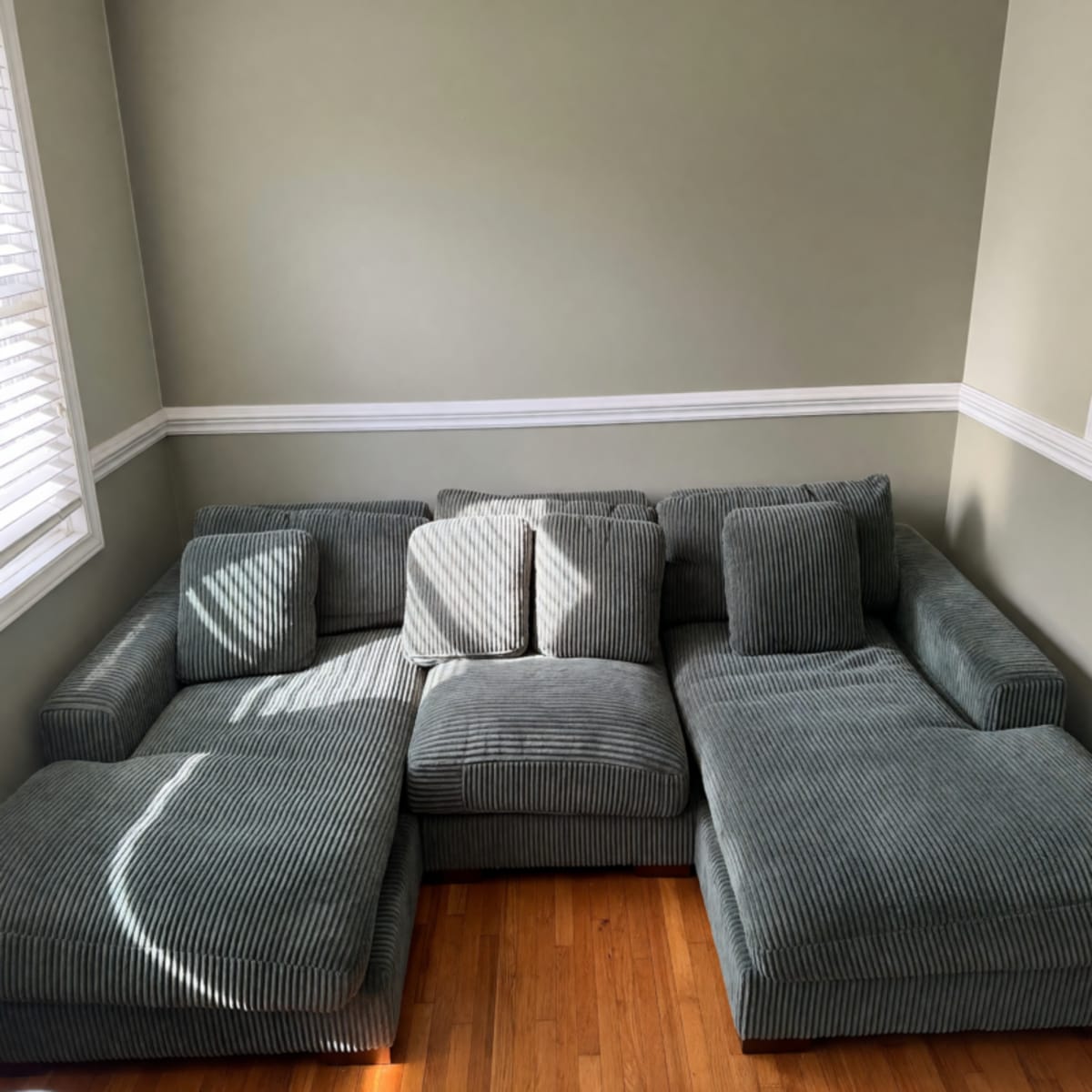 Wade Logan 3-Piece Sectional Sofa – Like New, Dark Green – Gastonia, NC