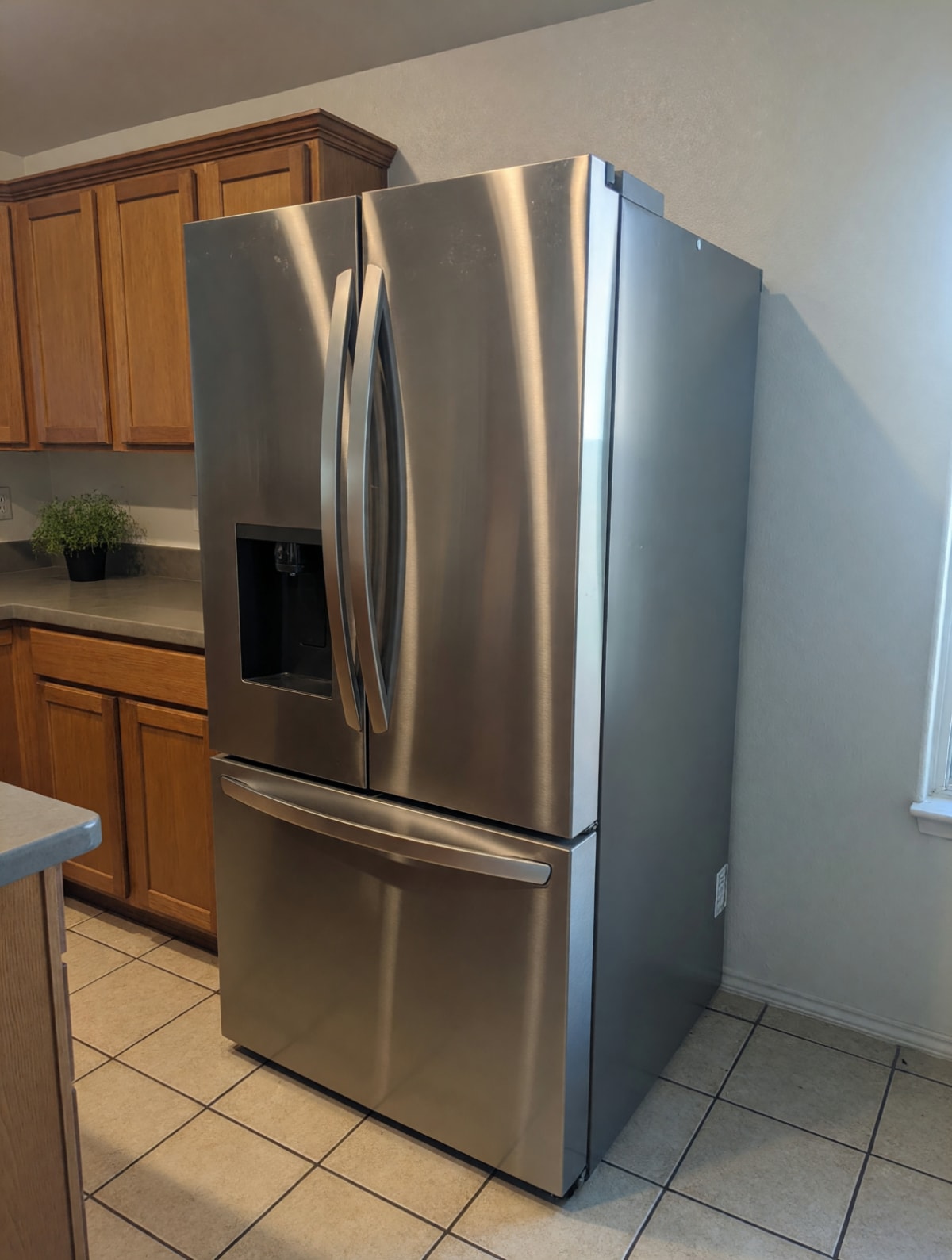 LG LRFXS3106S French Door Refrigerator – Like New, 30.7 Cu Ft – Grand Prairie, TX