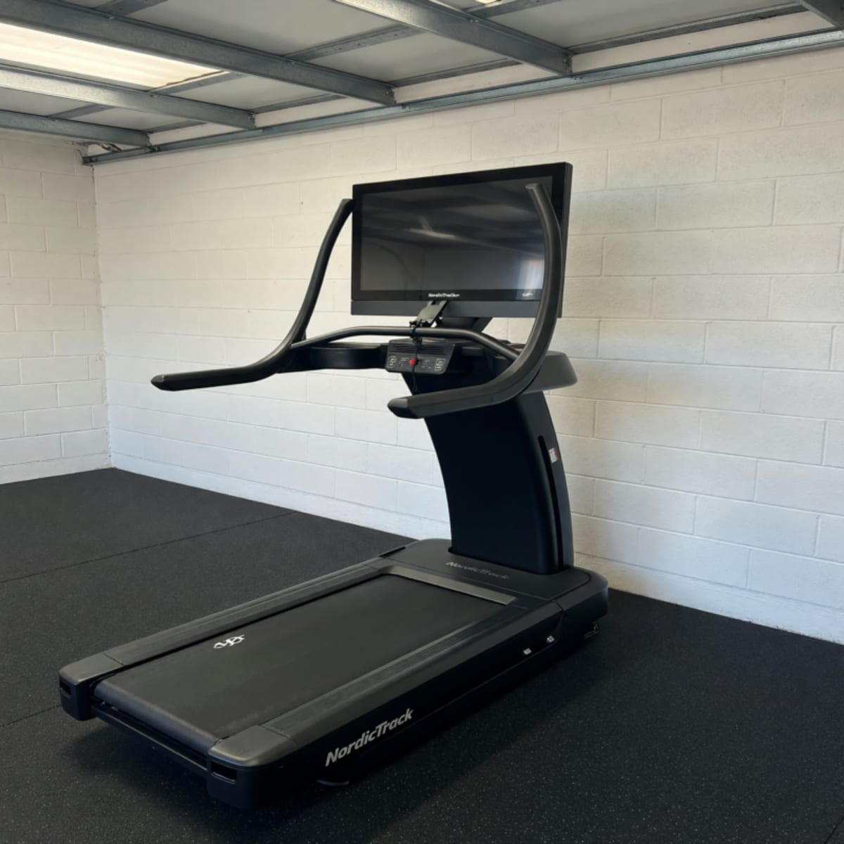2022 NordicTrack Elite Treadmill NTL39222.2 – Good Condition, 32-Inch Screen – Titusville, FL
