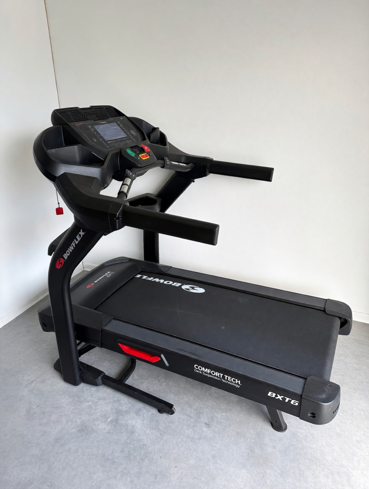 Bowflex BXT6 Treadmill – Like New, Foldable with Heart Rate Monitor – Melbourne, FL