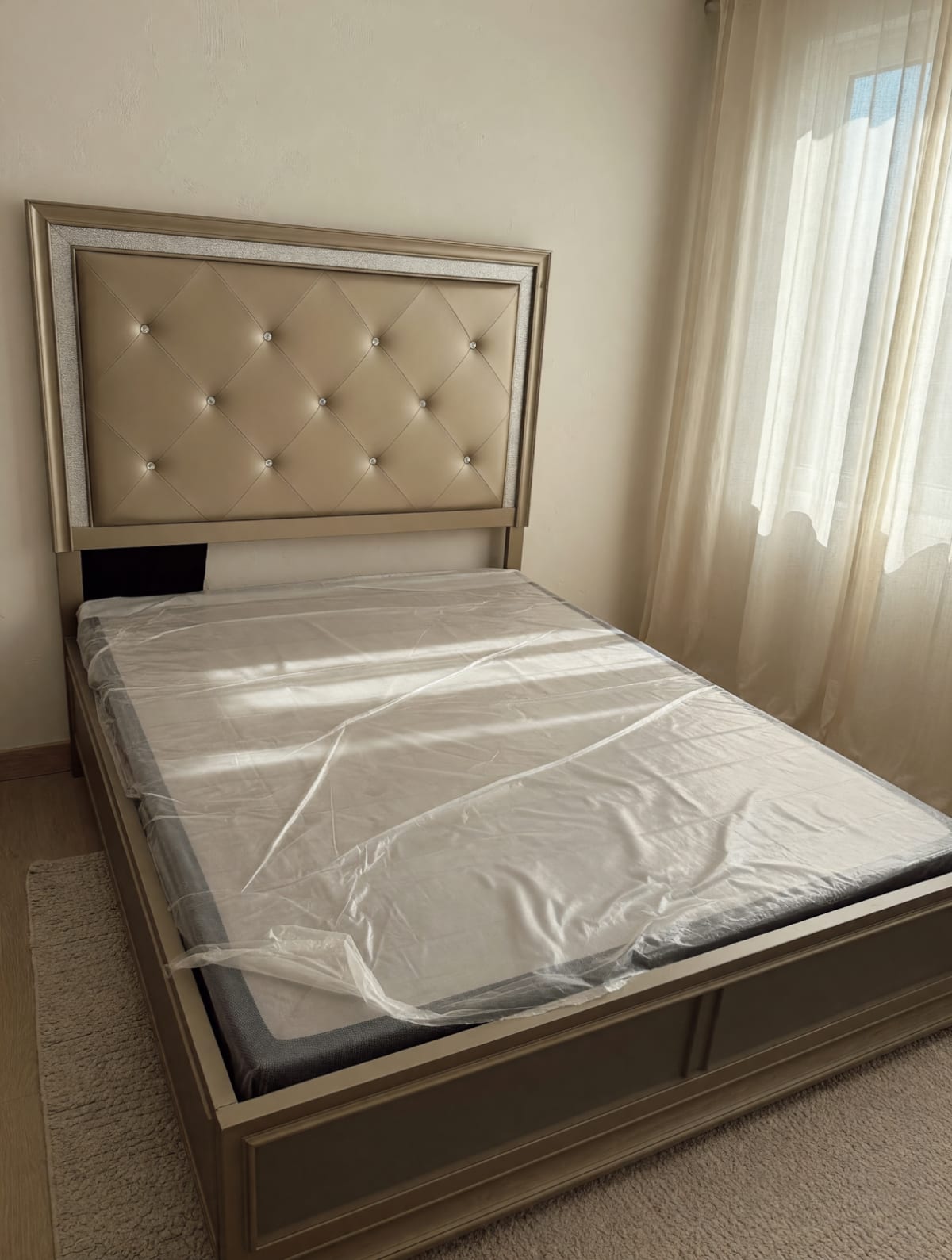 Queen Bedroom Set – Good Condition – Henderson, NC
