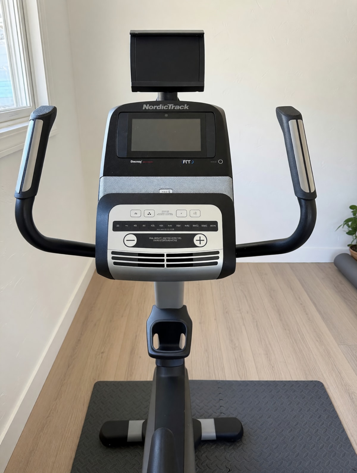 2021 NordicTrack Indoor Cycling Bike – Like New with iFIT Screen – Bourne, MA