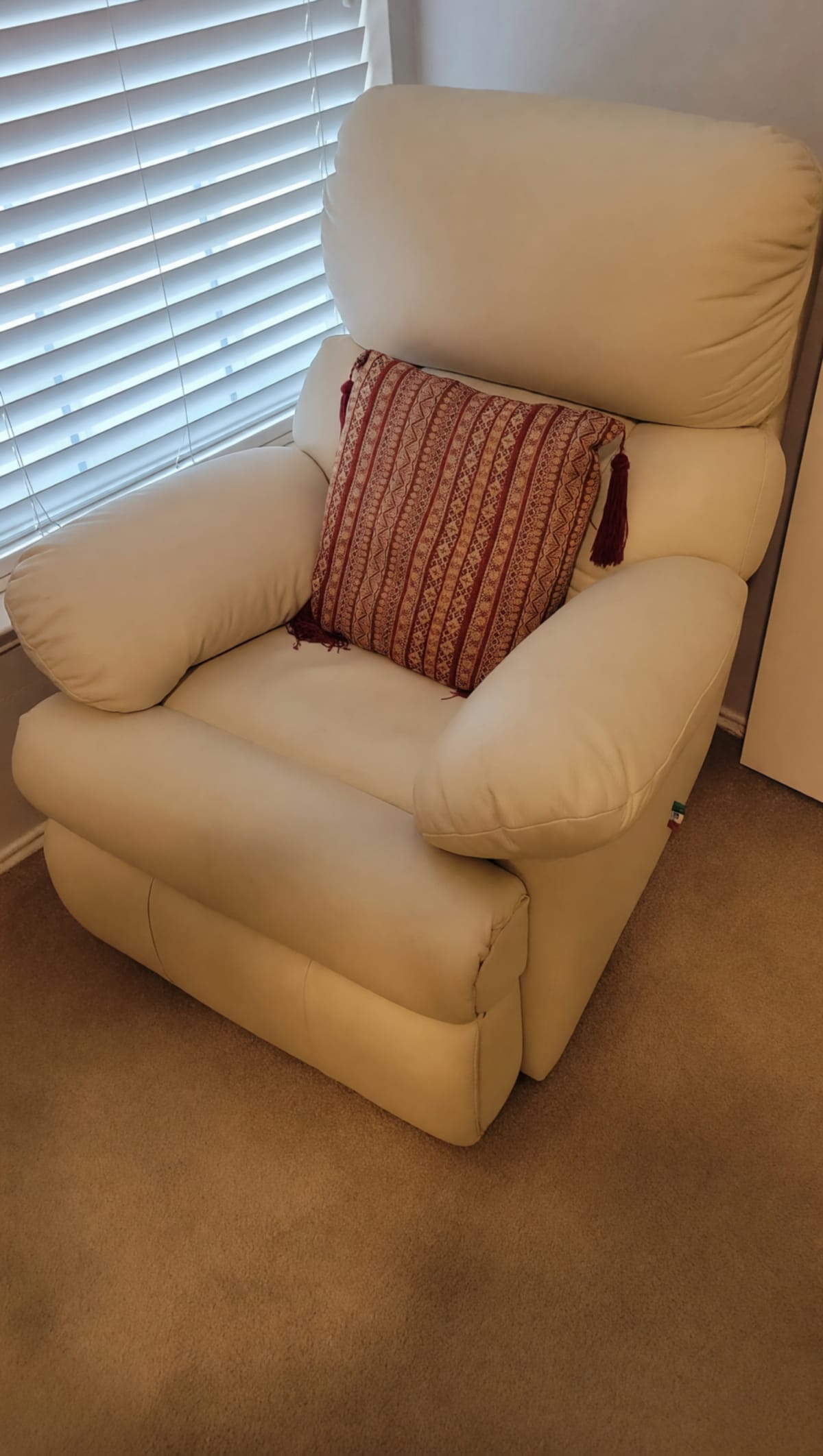 White Italian Leather Manual Recliner – Like New, Includes Pillow – Spring, TX