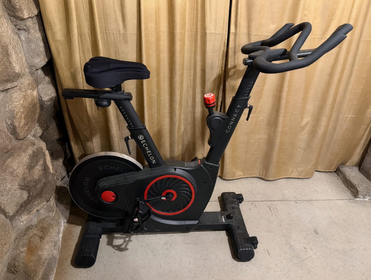 2020 Echelon Fit EX-5s – Like New, 22″ Touchscreen, 32 Levels – Franklin, MA