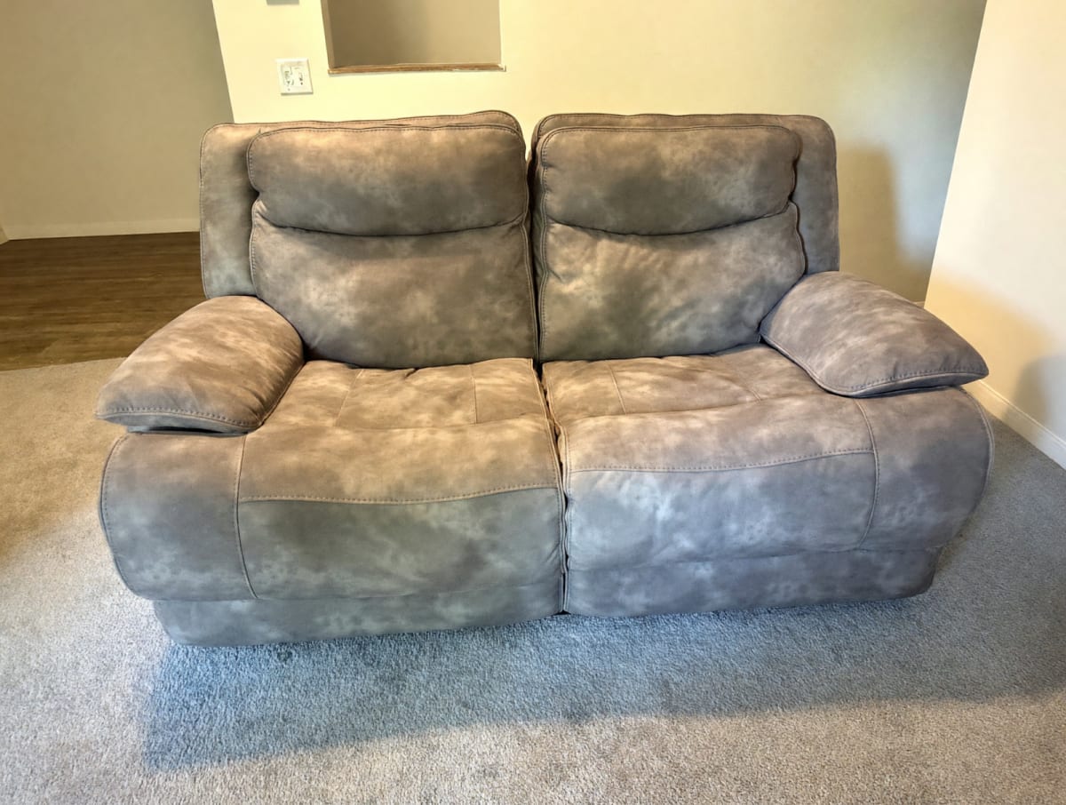 Bobs Tan Suede Loveseat – Good Condition – Canton, OH