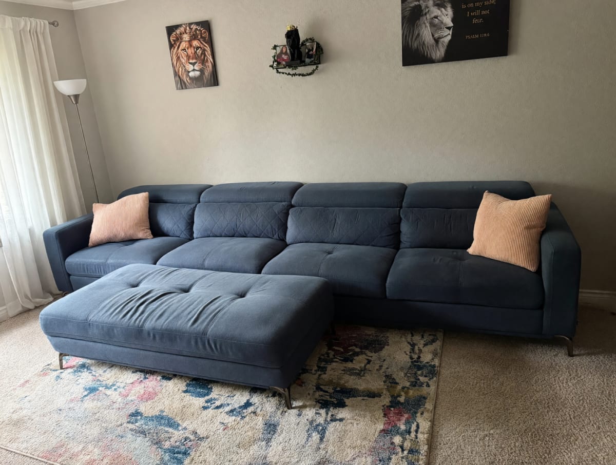 Rooms to Go Blue 4-Section Fabric Sectional Sofa Good Condition Storage Ottoman – Spring, TX