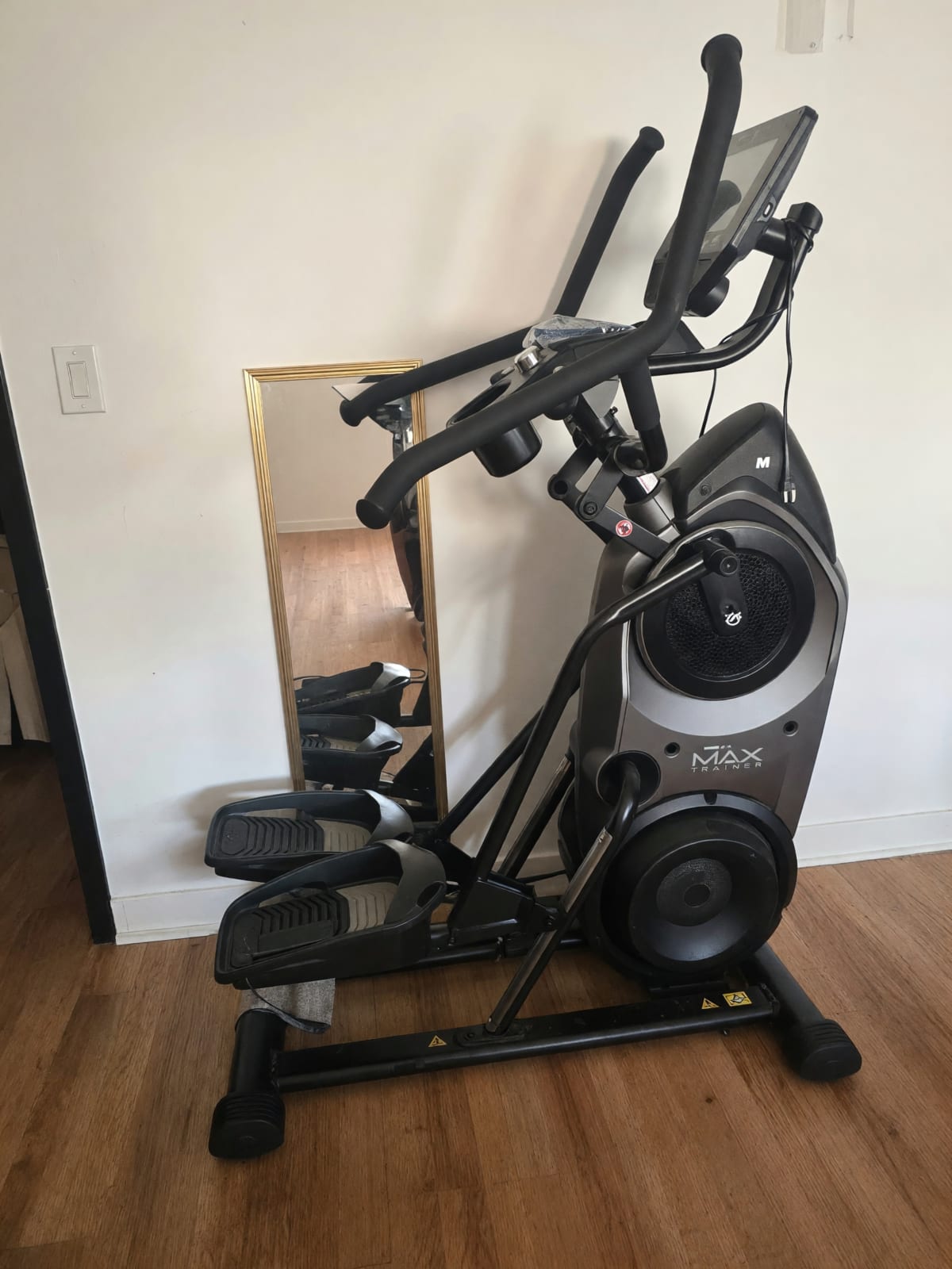2023 Bowflex 300 – Like New, Touchscreen and Heart Rate Band – Chicago, IL