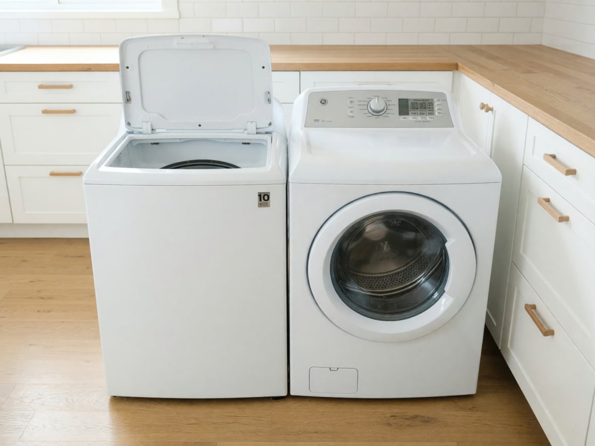 GE Washer and Electric Dryer in Like New Condition, Flushing MI