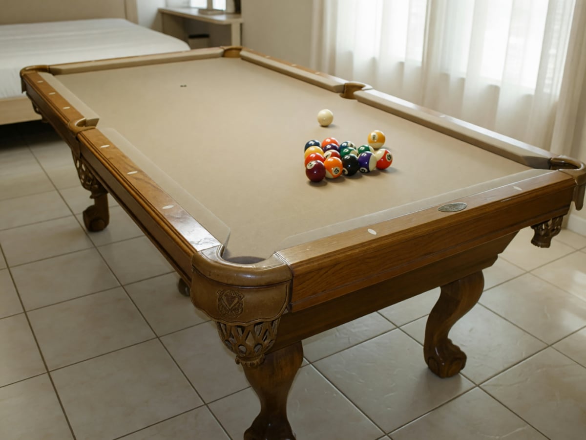 11-Year-Old Connelly Pool Table – Like New, Simonis Cloth & Aramith Balls – Arizona City, AZ