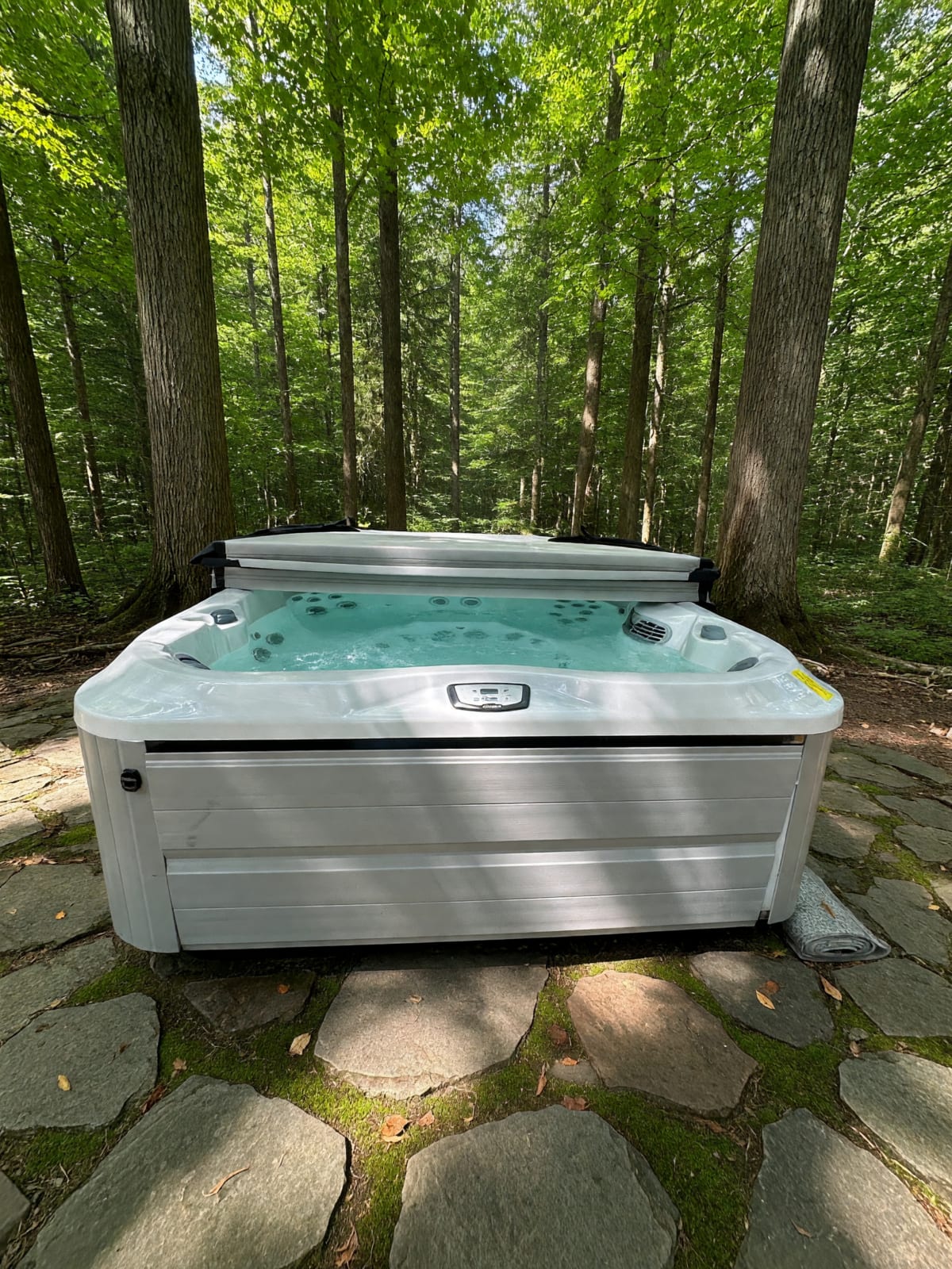 Hot Tub in Good Condition