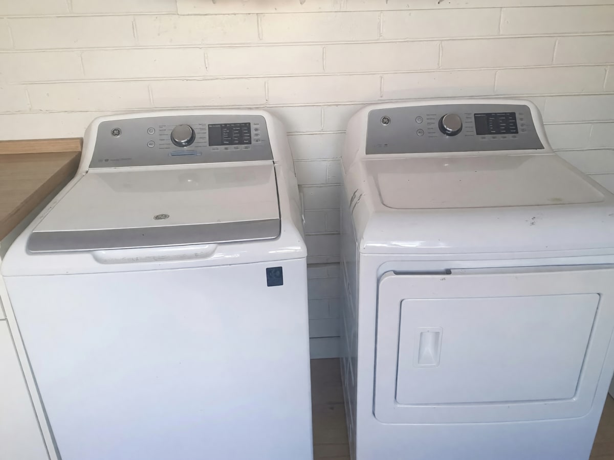 2023 GE 5 Cu Ft Washer and Dryer Set Like New Electric – Mesa, AZ