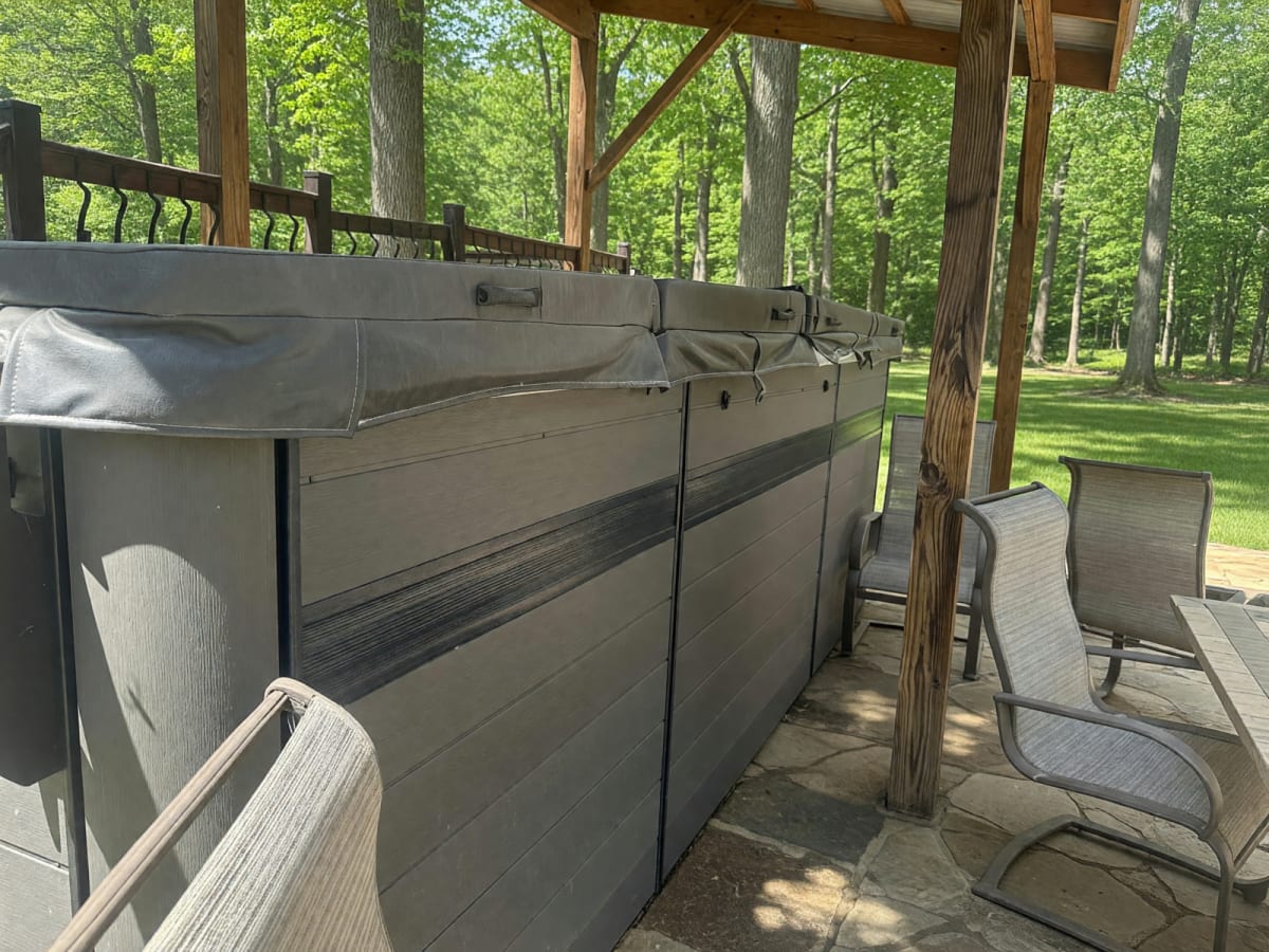 Master Spa Hot Tub in Like New Condition