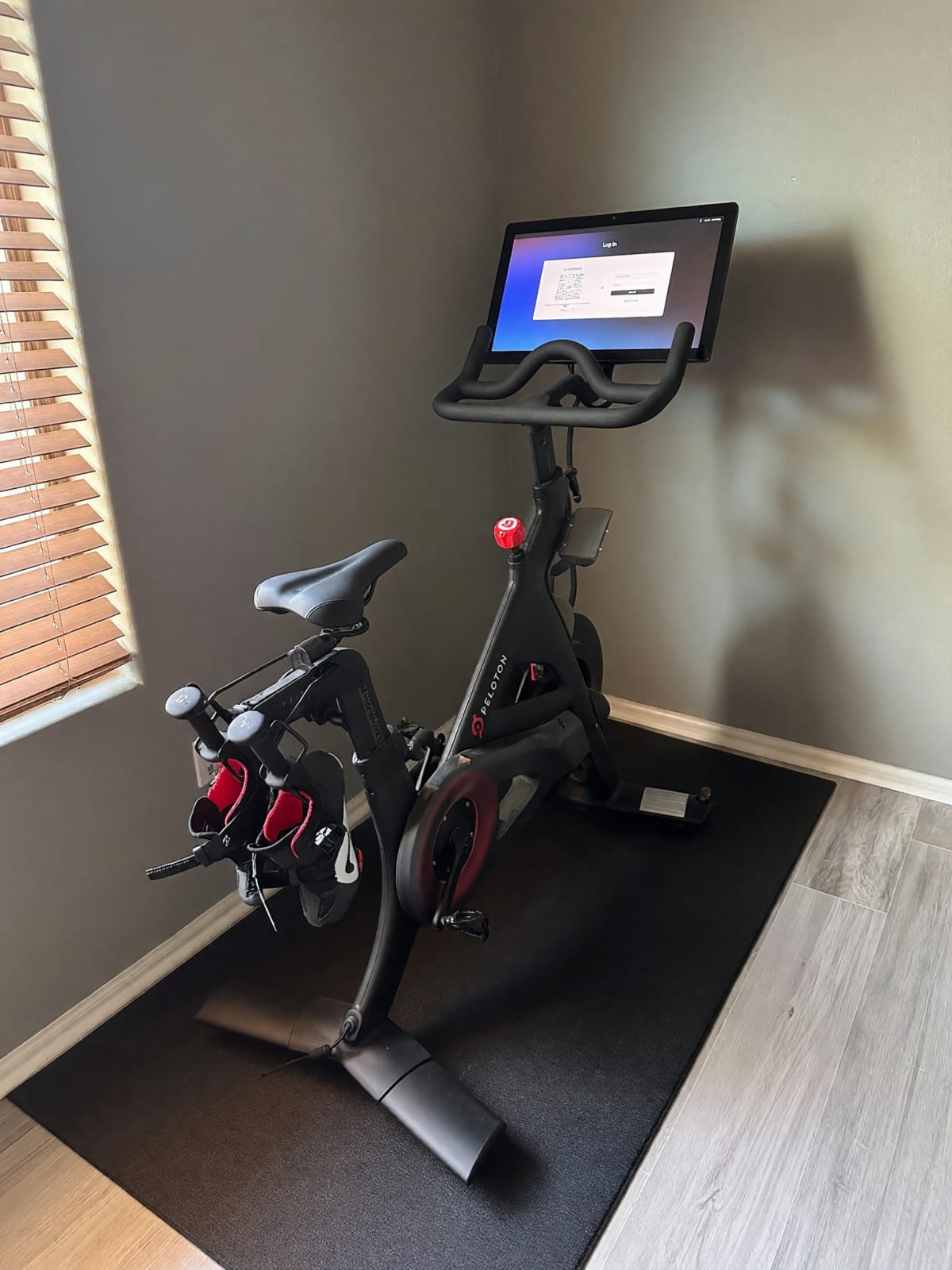 2021 Peloton Bike – Like New, Includes Mat Shoes Weights & Seat – Maricopa, AZ