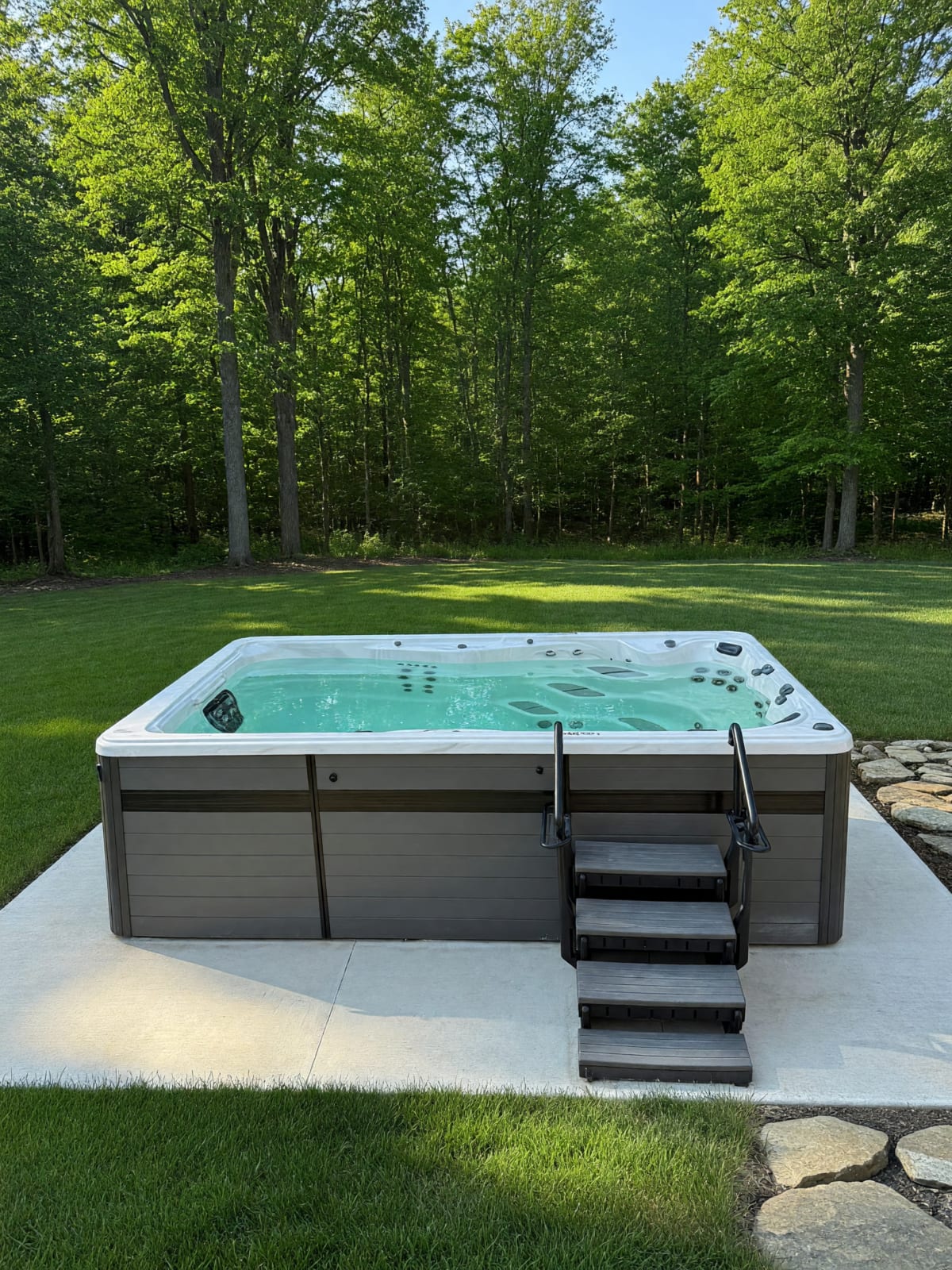 Master Spas H2X 18 D 2024 in Like New Condition