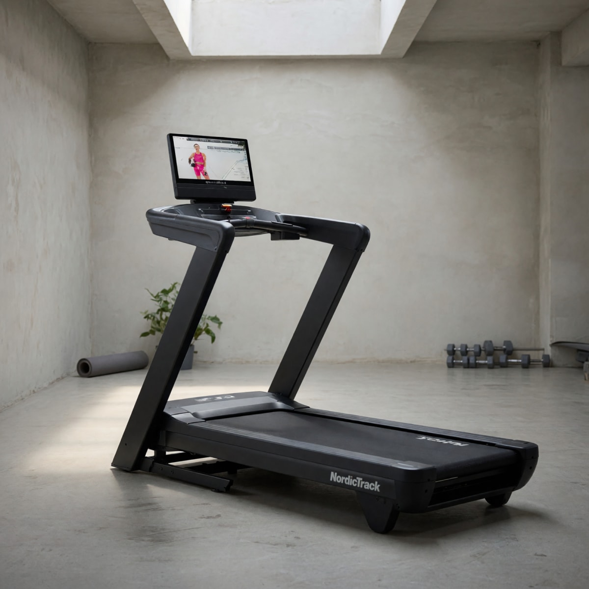 2025 NordicTrack Commercial 1750 – Like New, 16″ Display – Covington, GA
