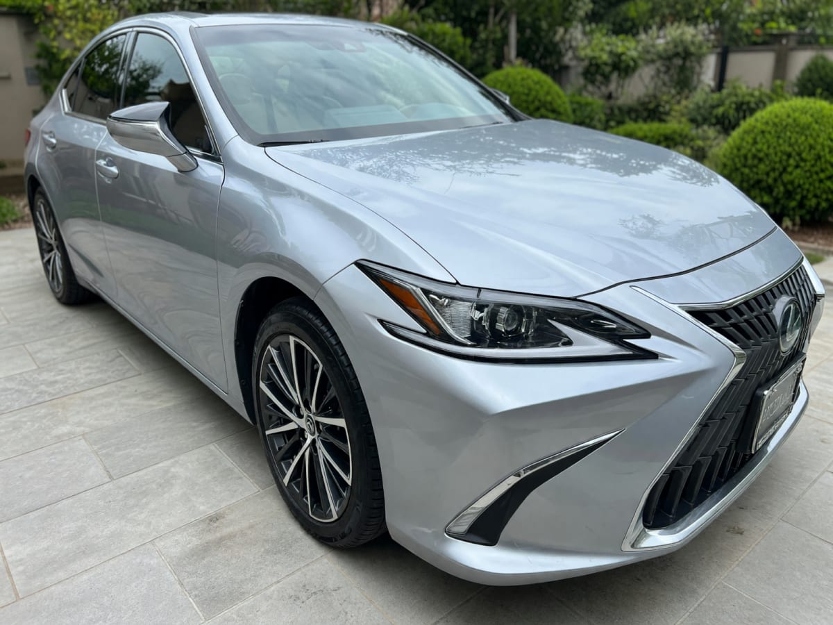 2024 Lexus ES 350 in Excellent Condition