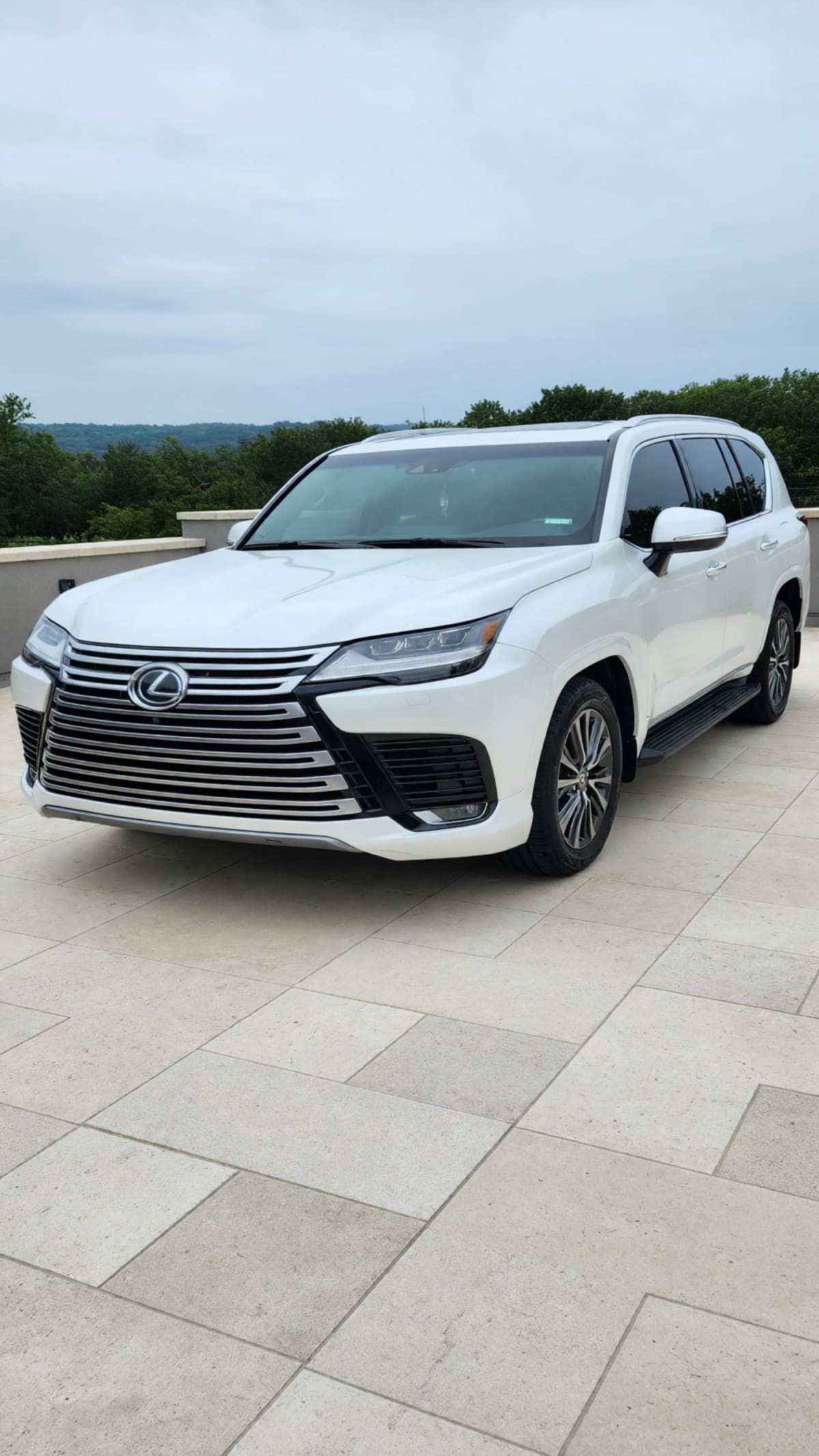 2022 Lexus LX 600 Premium Sport Utility 4D