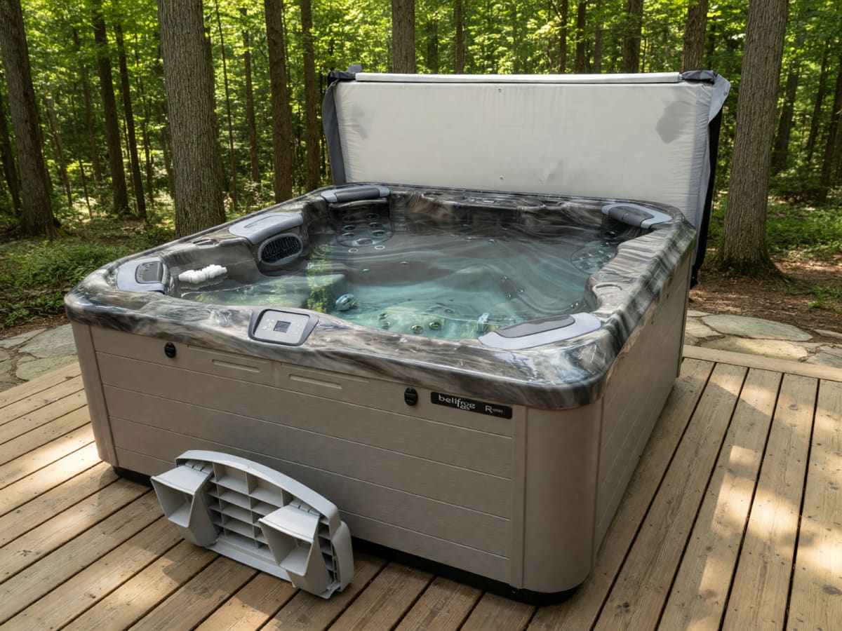 Bullfrog R8 Spa in Like New Condition