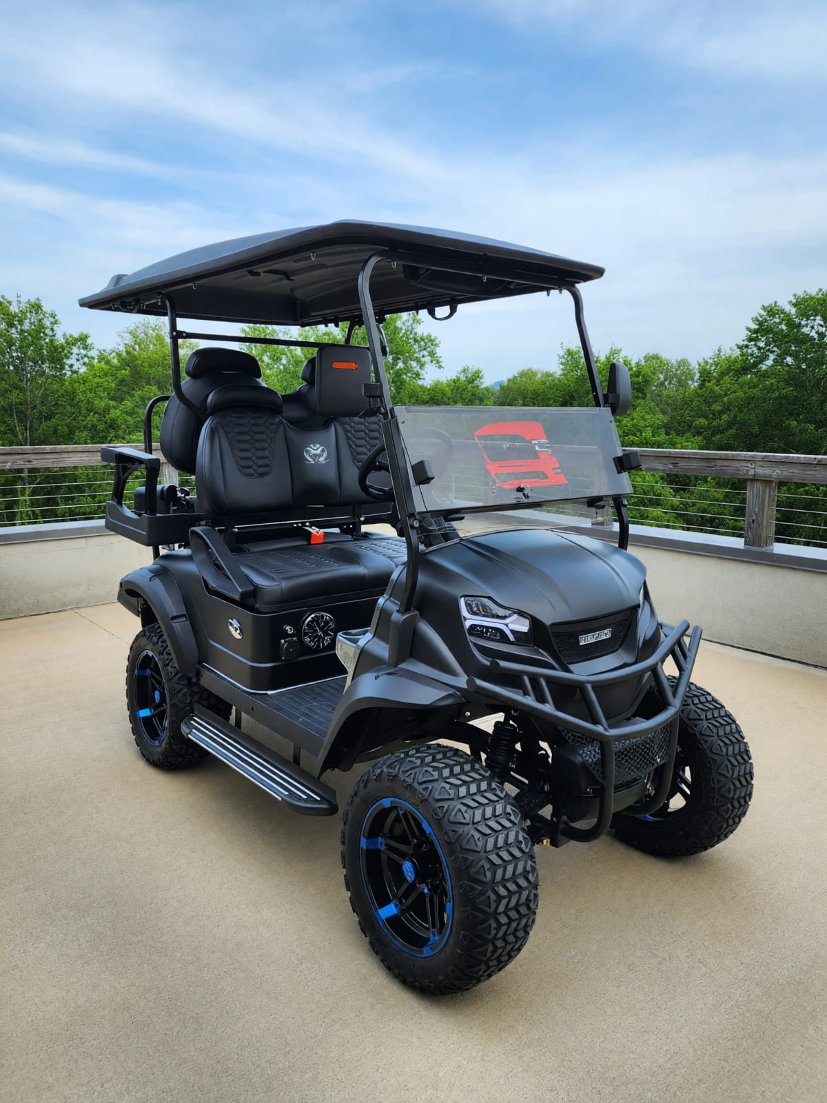 Venom EV Model D 4 Seater Golf Cart in Like New Condition
