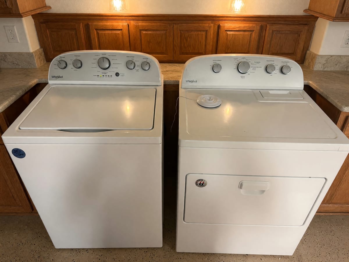 Whirlpool Top Load Washer and Electric Dryer Set – Good Condition White – Trophy Club, TX