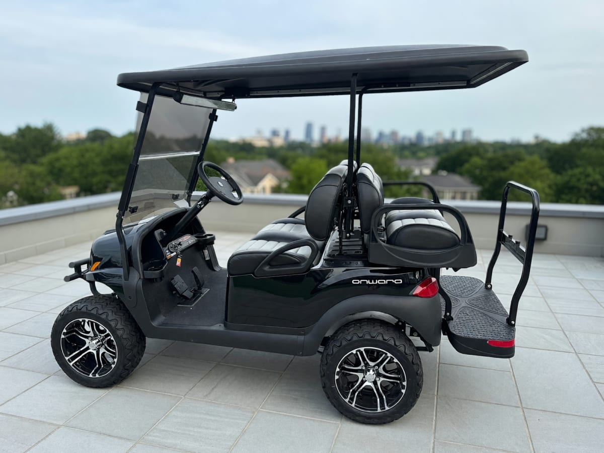 Club Car Onward Gas Golf Cart in Like New Condition