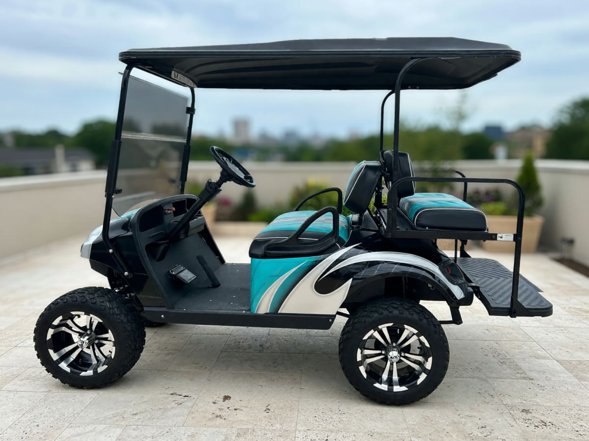 2023 EZGO Golf Cart in Like New Condition