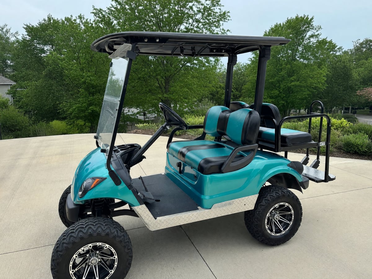 2015 Yamaha Drive G29 Lifted 4-Seater Golf Cart in Like New Condition