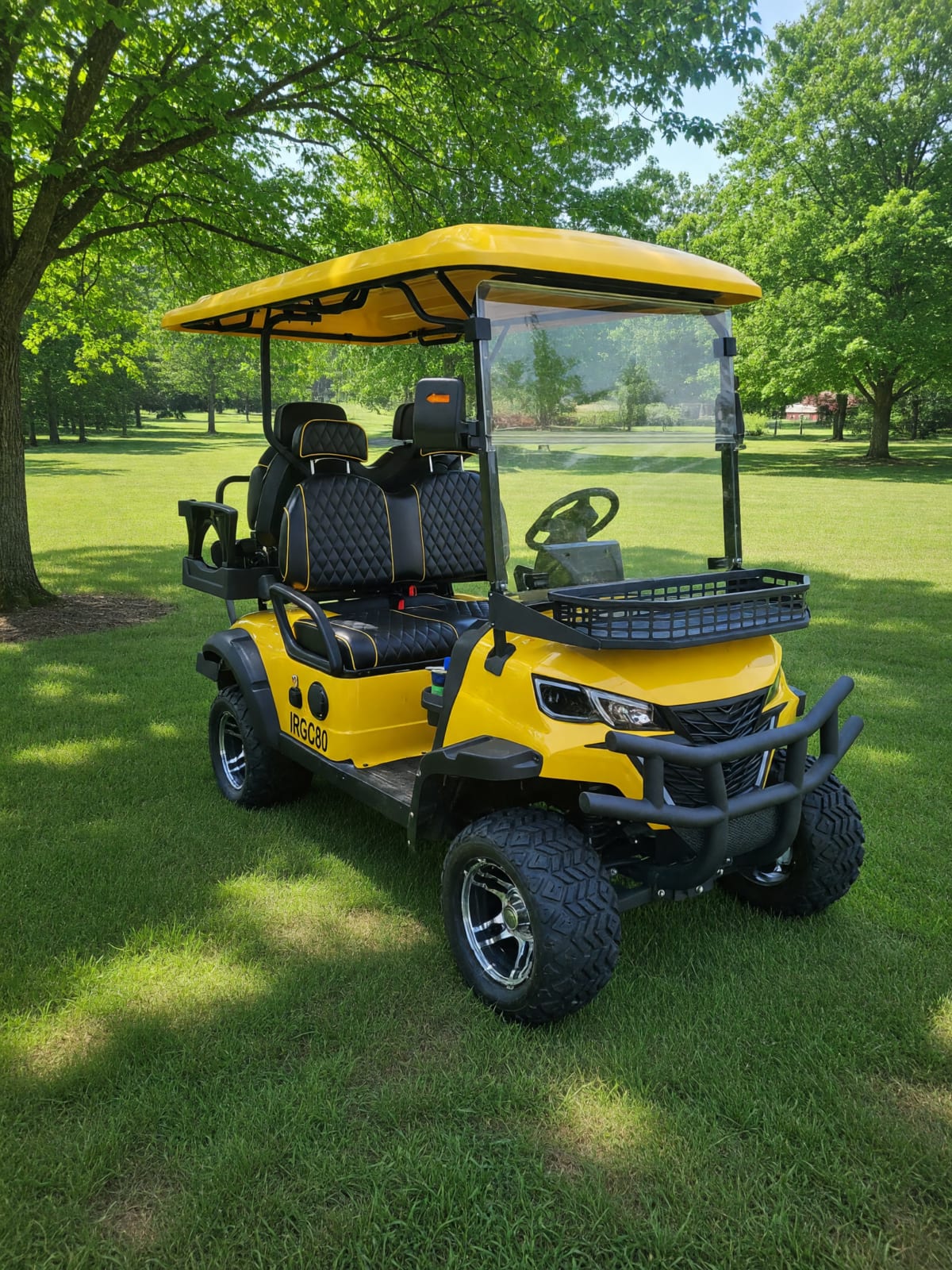 4 Seater Golf Cart in Like New Condition