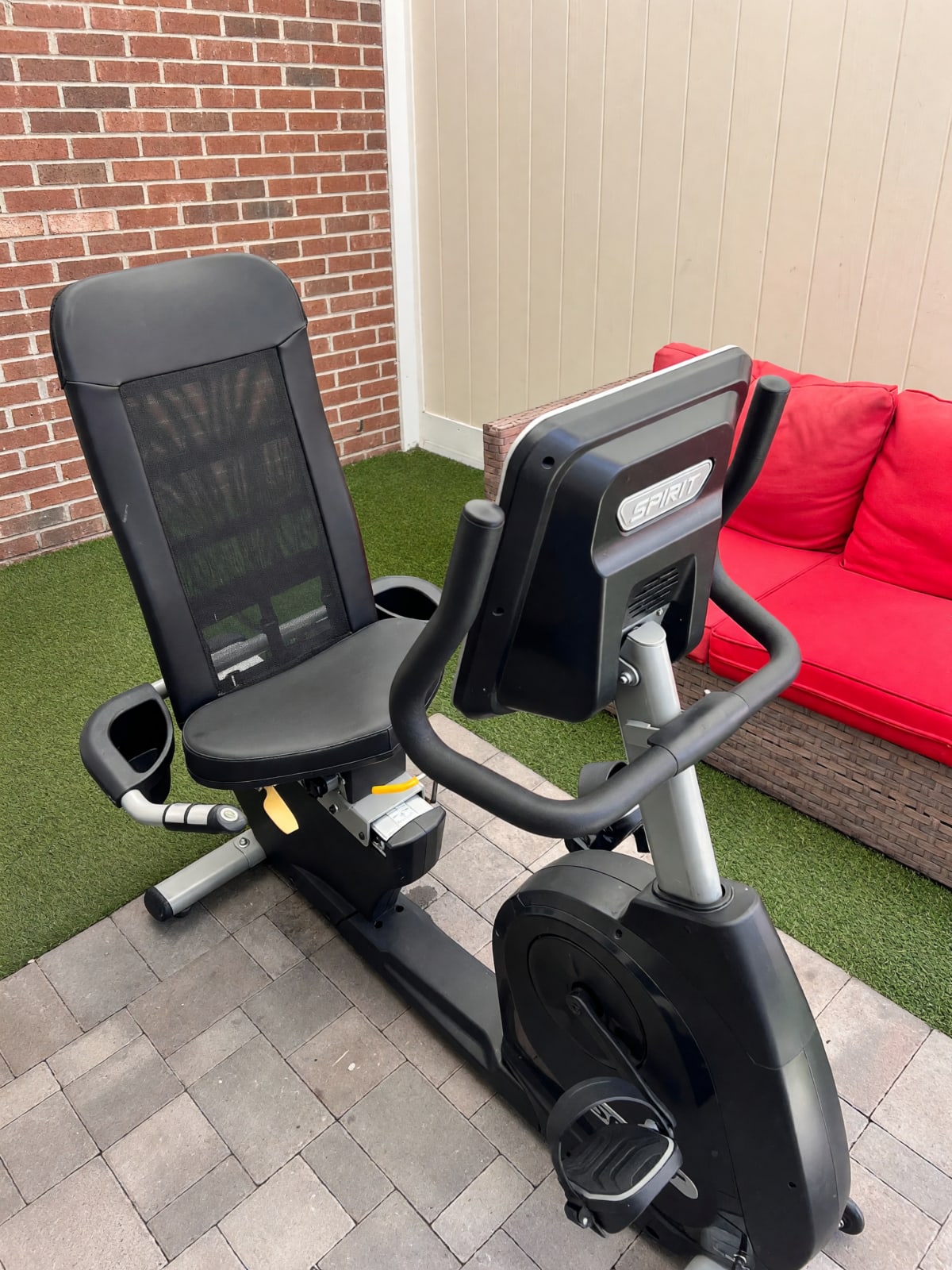 2021 Spirit Fitness XBR55 – Excellent Condition, Includes HR Monitor & Weights – Phoenix, AZ