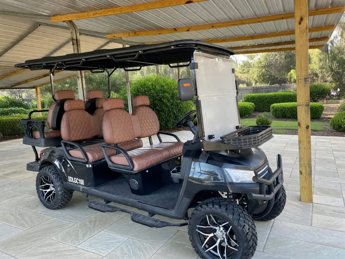 Golf Cart in Like New Condition
