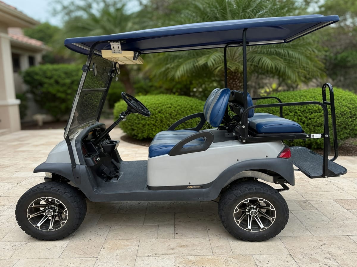 Club Car Lifted 4-Seater Golf Cart in Good Condition