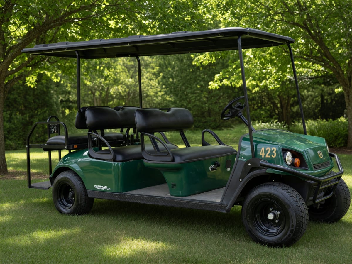 2019 Cushman Shuttle 6 Gas in New Condition