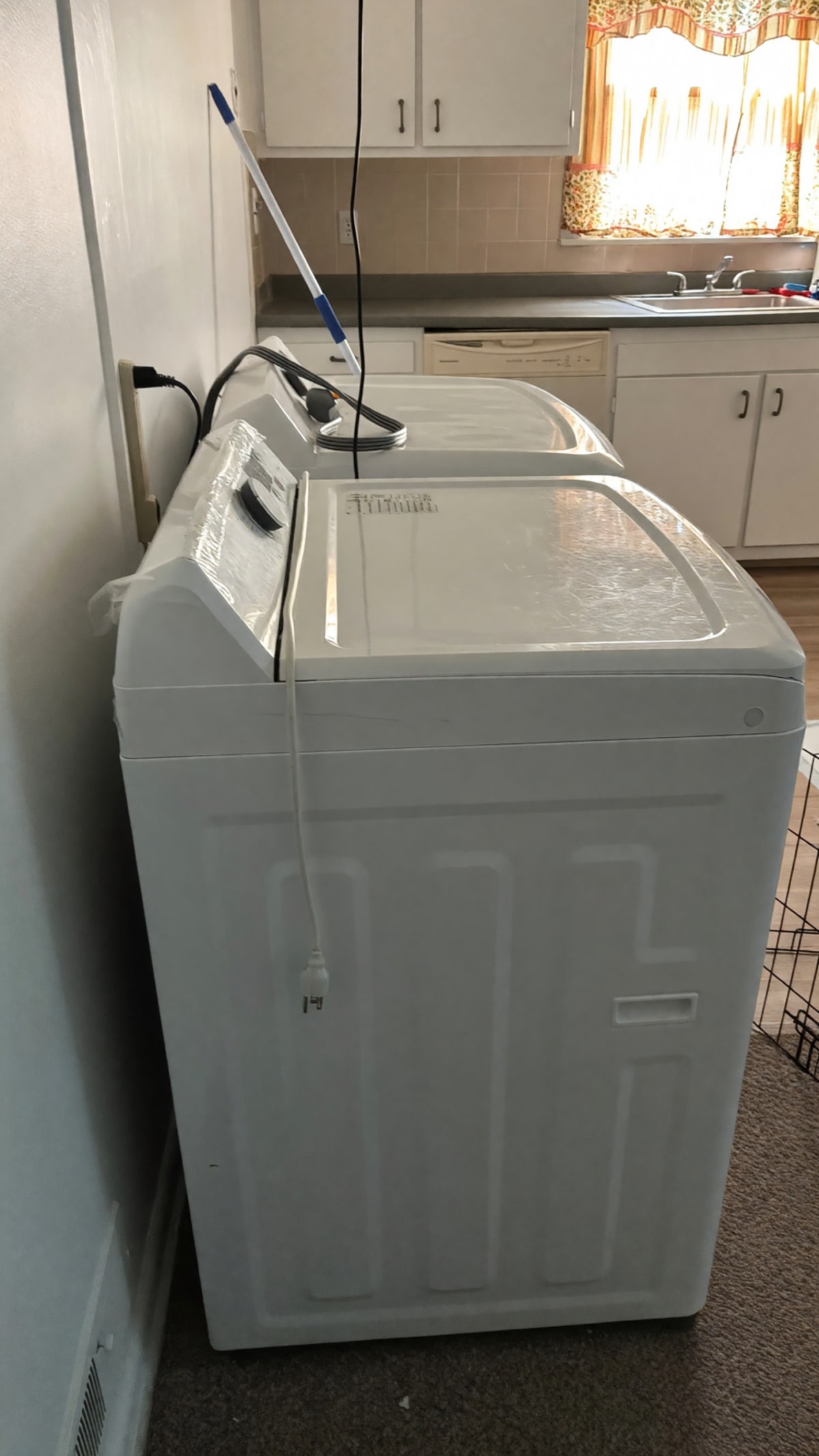 Element Washer Dryer Combo EATW2537CW/EATDG2767CW Like New White – Philadelphia, PA