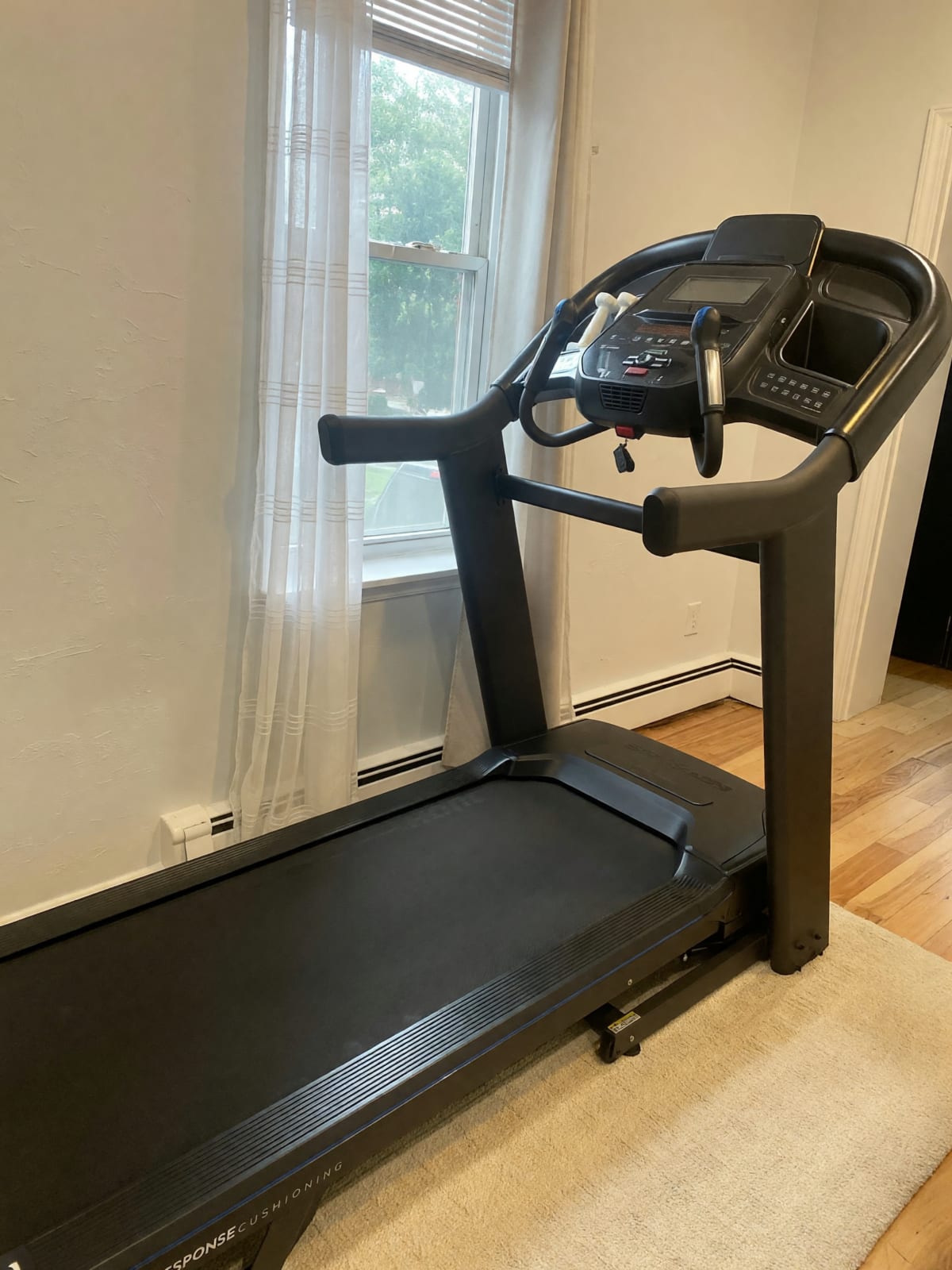 Horizon 7.4 Treadmill – Like New Condition – Newark, NJ