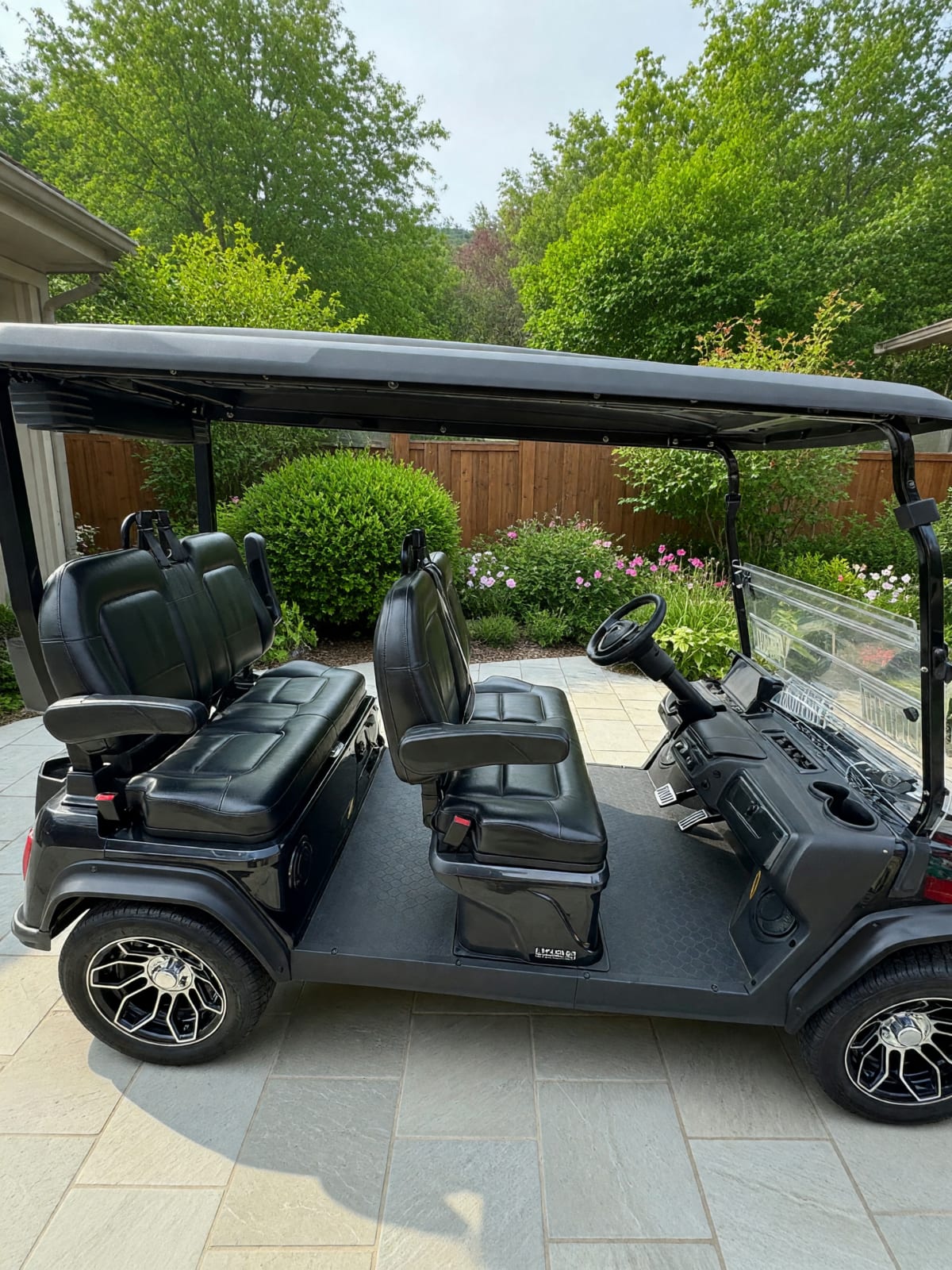 Evolution 2024 Golf Cart in Like New Condition