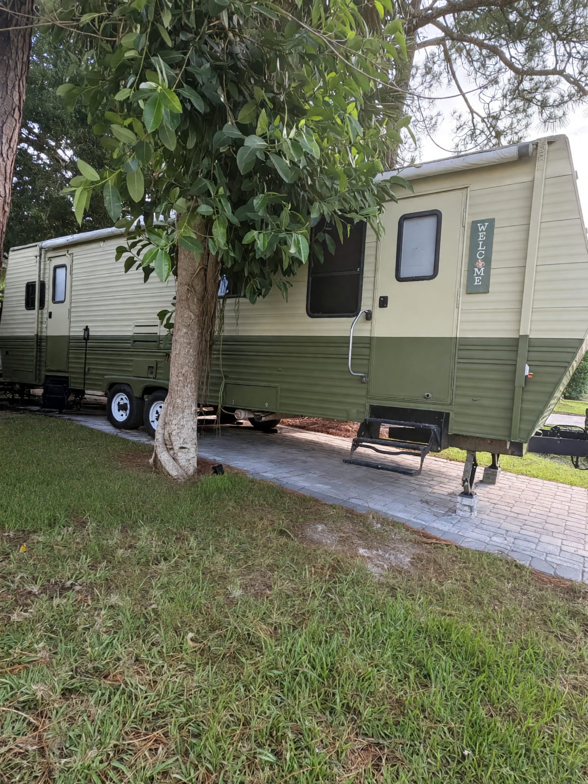 Renovated Tropical Boho Camper in Good Condition