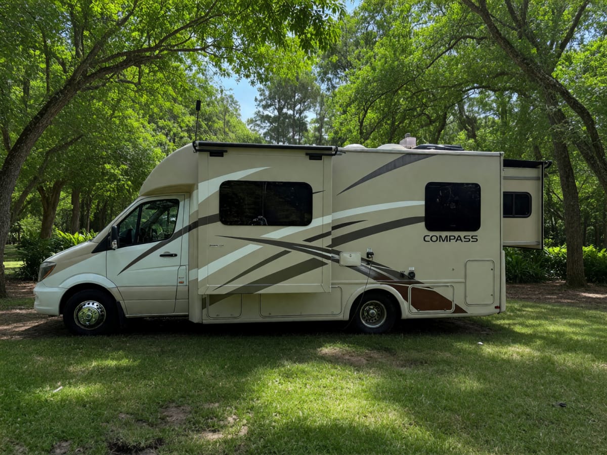 2018 Thor Motor Coach Compass