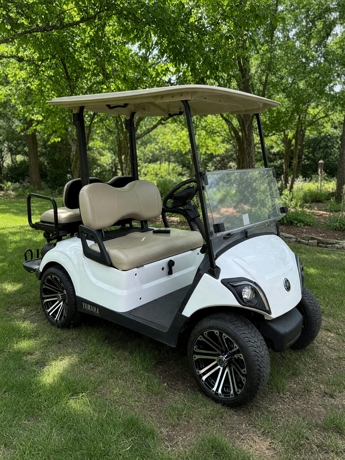 2020 Yamaha Drive 2 Fuel Injected 4 Seater Golf Cart in Like New Condition