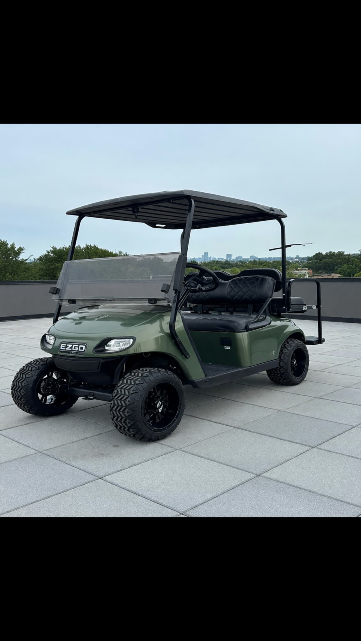 2021 EZGO TXT Gas Golf Cart in Like New Condition