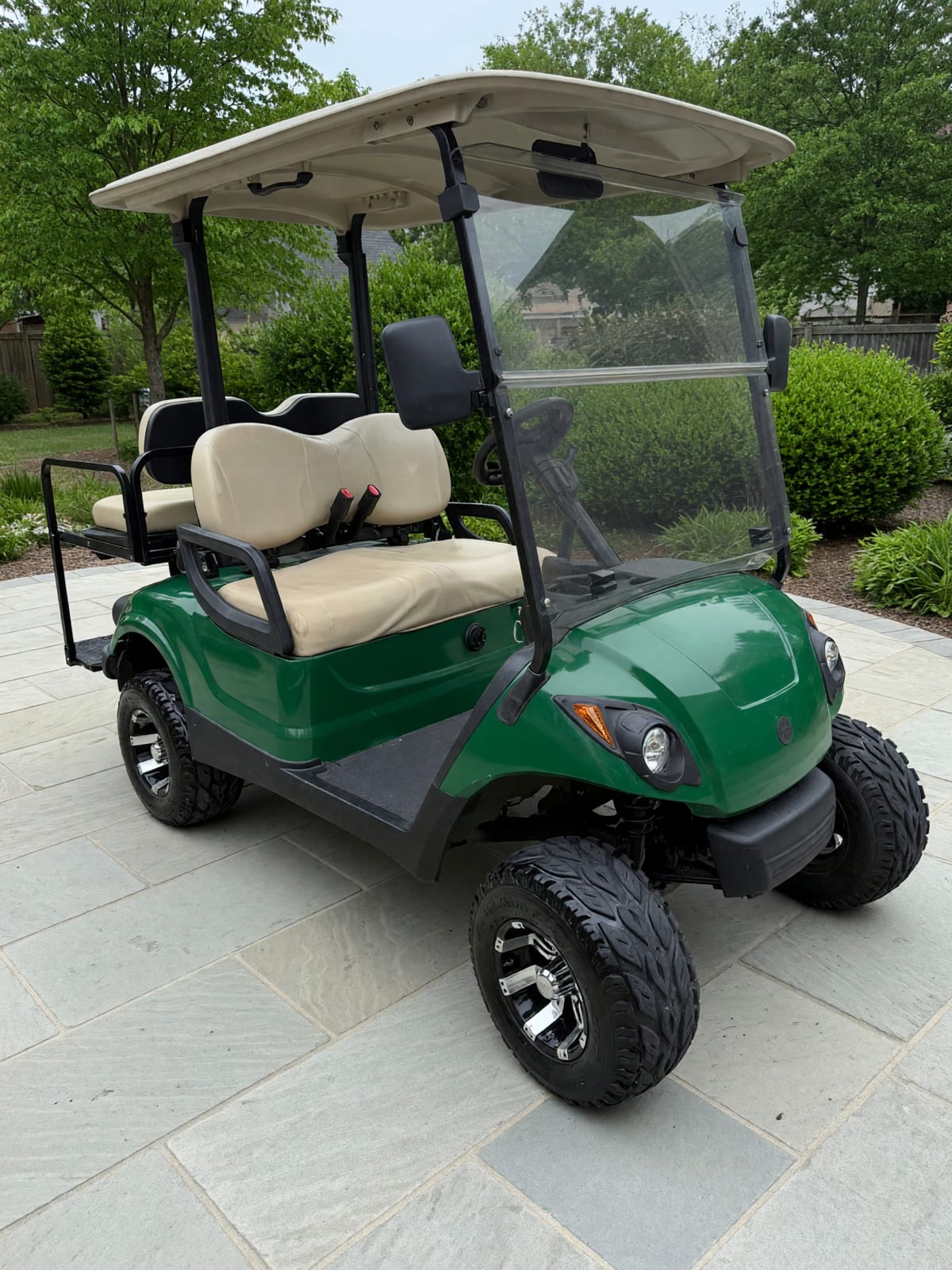 Yamaha Green 4-Seater Lifted Golf Cart in Good Condition