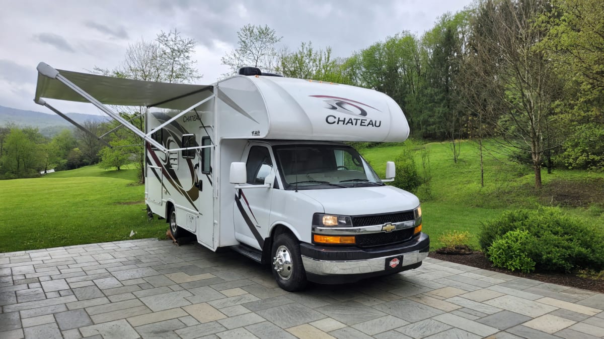 2023 Thor Motor Coach Chateau in Like New Condition