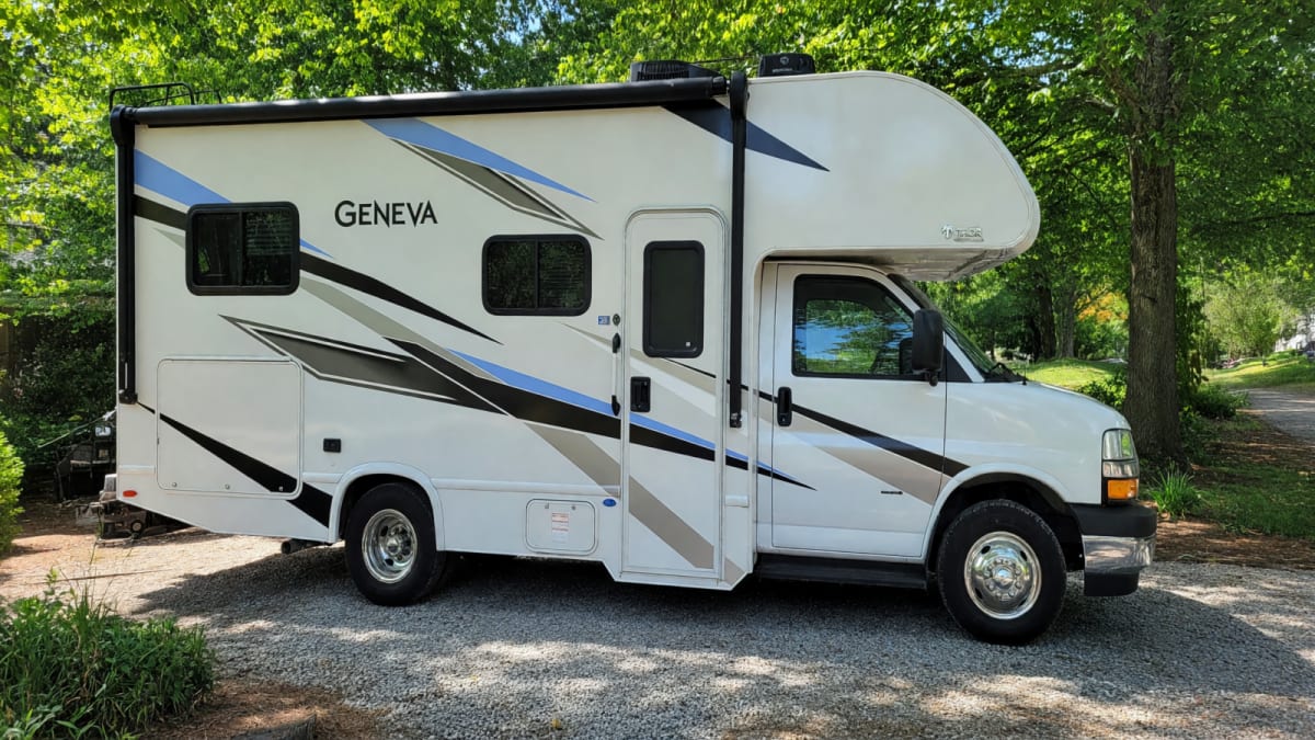 2024 Thor Geneva 22VT Class C RV in Like New Condition