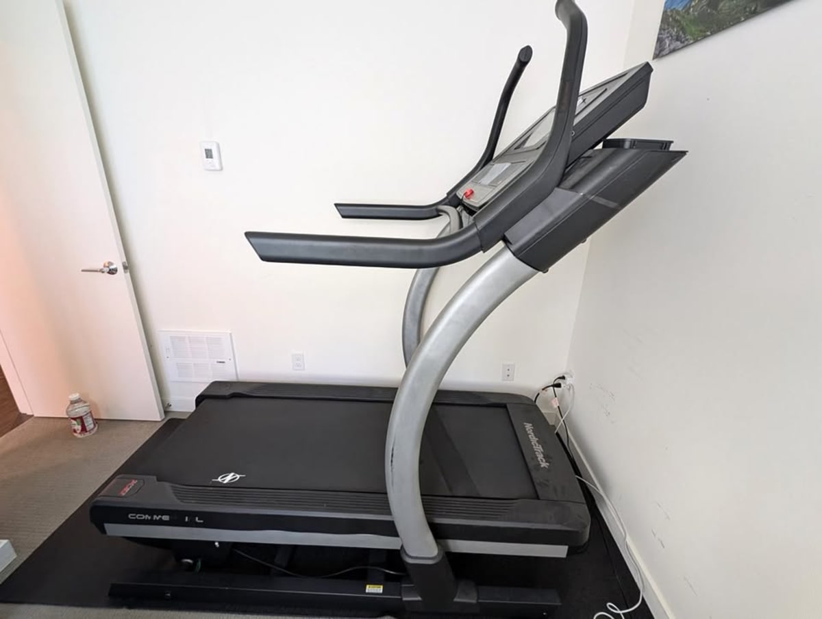 NordicTrack X11i Incline Trainer Treadmill in Good Condition